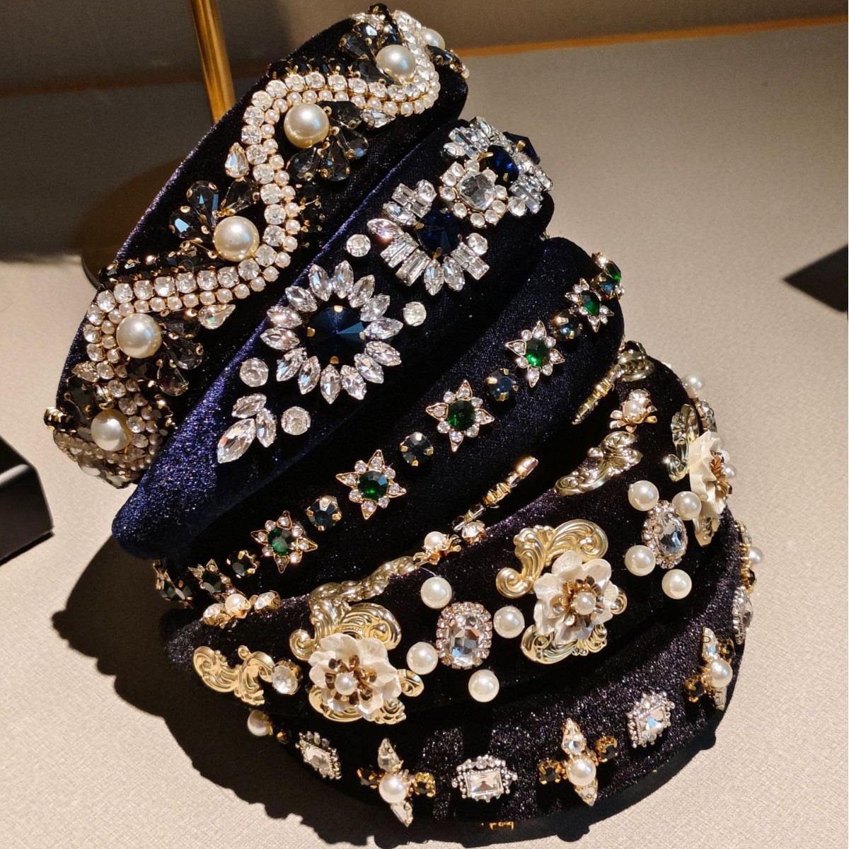 Women Accessories Sale - الخريف والشتاء الساخن بيع الرجعية الباروك