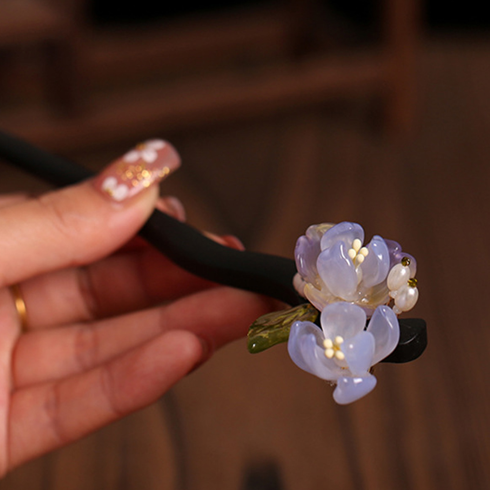 Women Accessories Shop - دبوس شعر خشبي عتيق بتصميم زهرة