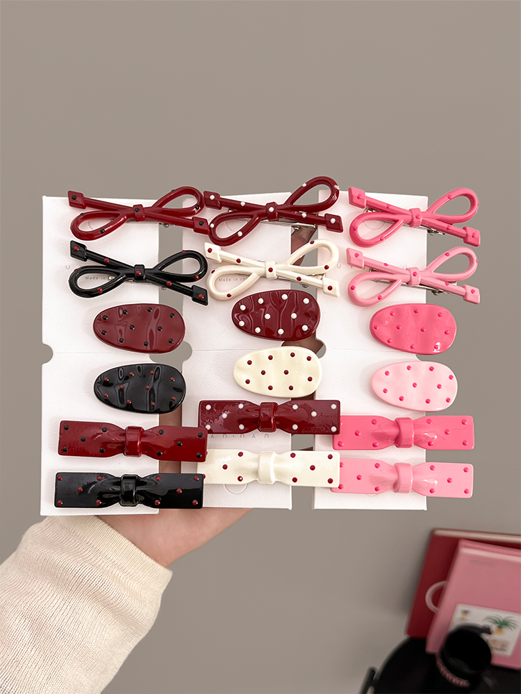 Women Accessories On Sale - مشبك شعر نسائي أنيق بنقاط البولكا