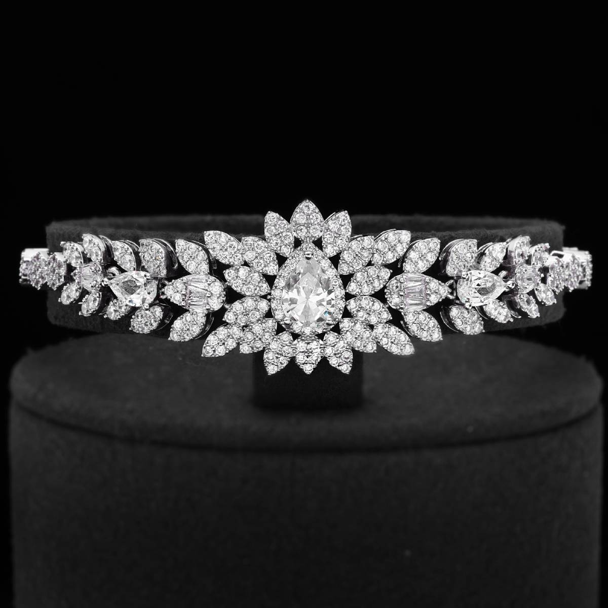 طقم مجوهرات الزفاف بتصميم قطرا - مراجعة Women Accessories Uae وسعره
